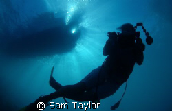 diver silhoutte, Miil channel feb. 2008 by Sam Taylor 